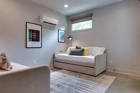 The Cleveland - Chic & Cozy Haven With Garage Villa Nashville