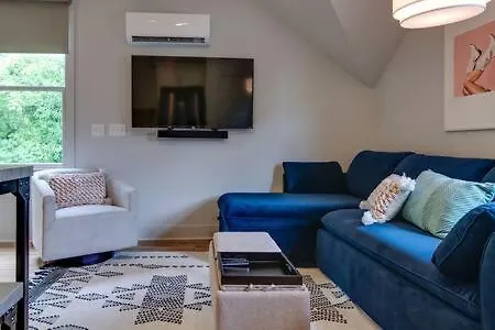 The Cleveland - Chic & Cozy Haven With Garage Villa Nashville